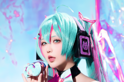 星之迟迟cos未亡人太太+初音未来 猫斯快跑写真+视频-长游分享网